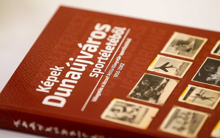 Könyvbemutató a könyvtárban - fotó: Ónodi Zoltán