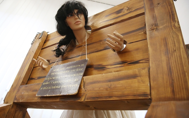 Kiállítás a múzeumban - A rács két oldalán - fotó: Sándor Judit