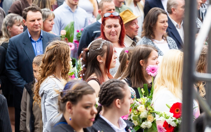 A Lorántffy iskola diákjainak ballagása a főtéren - fotó: Ónodi Zoltán