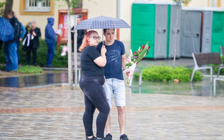 A Lorántffy iskola diákjainak ballagása a főtéren - fotó: Ónodi Zoltán