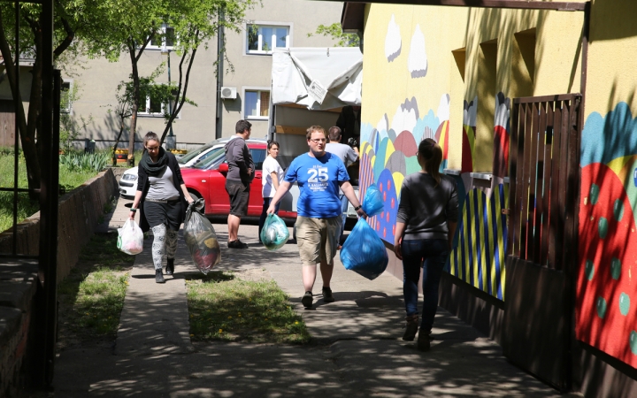 Adomány a Jószolgálati Otthonnak - fotó: Ónodi Zoltán