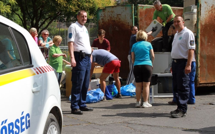 Gyűjtőakció a Rómain: mindent bele! - fotó: 