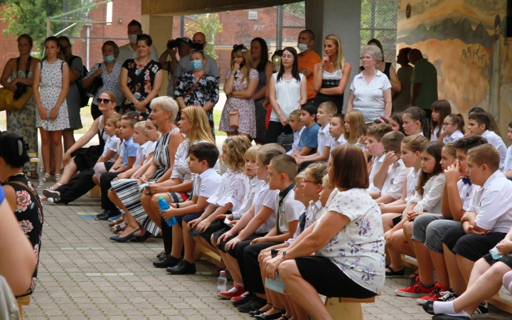 Köszöntővel kezdődött a tanév a Szabó Magda iskolában - fotó: 