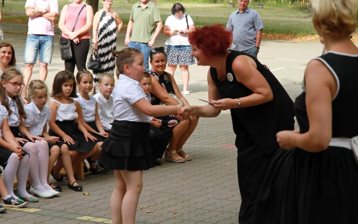 Köszöntővel kezdődött a tanév a Szabó Magda iskolában - fotó: 