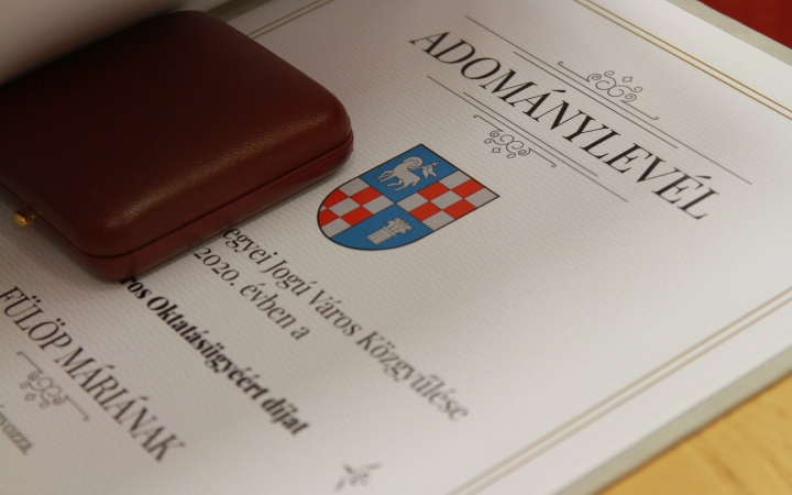 Pedagógusdíjak átadása a díszteremben - fotó: 