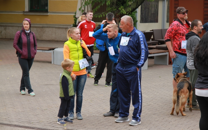 "Fuss velünk, fuss értünk!" - jótét akció a belvárosban - fotó: 