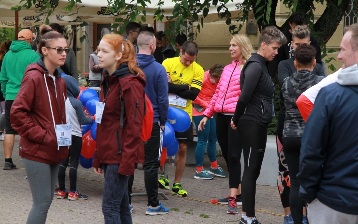 "Fuss velünk, fuss értünk!" - jótét akció a belvárosban - fotó: 