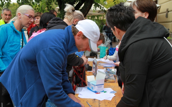 "Fuss velünk, fuss értünk!" - jótét akció a belvárosban - fotó: 