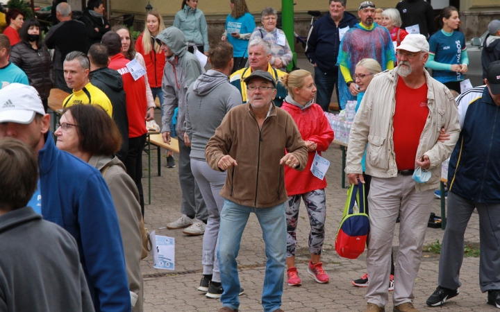 "Fuss velünk, fuss értünk!" - jótét akció a belvárosban - fotó: 