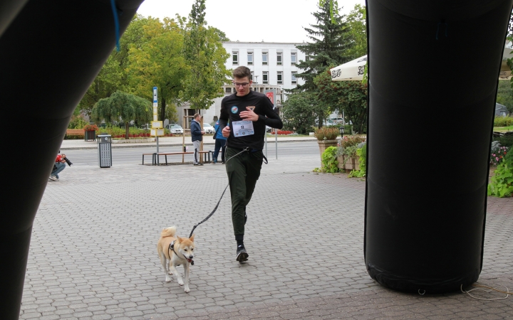 "Fuss velünk, fuss értünk!" - jótét akció a belvárosban - fotó: 