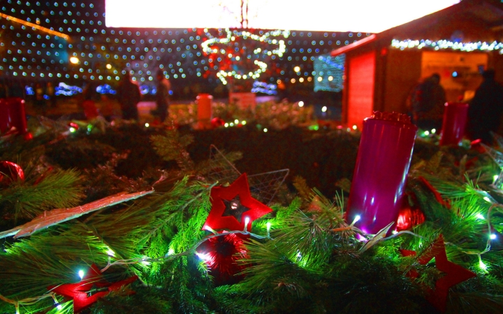 Adventi fények a Városháza téren - fotó: 