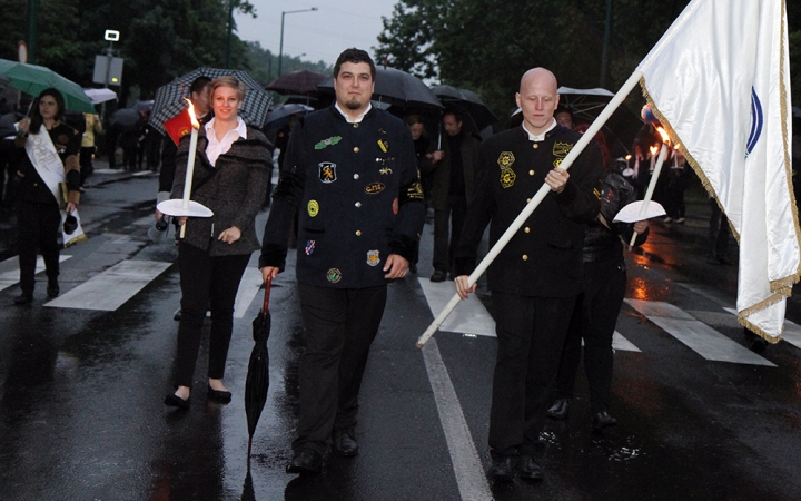 Énekszóval búcsúzók - a Szalamander képekben - fotó: Sándor Judit