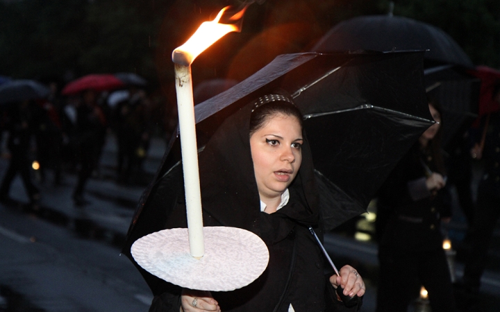 Énekszóval búcsúzók - a Szalamander képekben - fotó: Sándor Judit