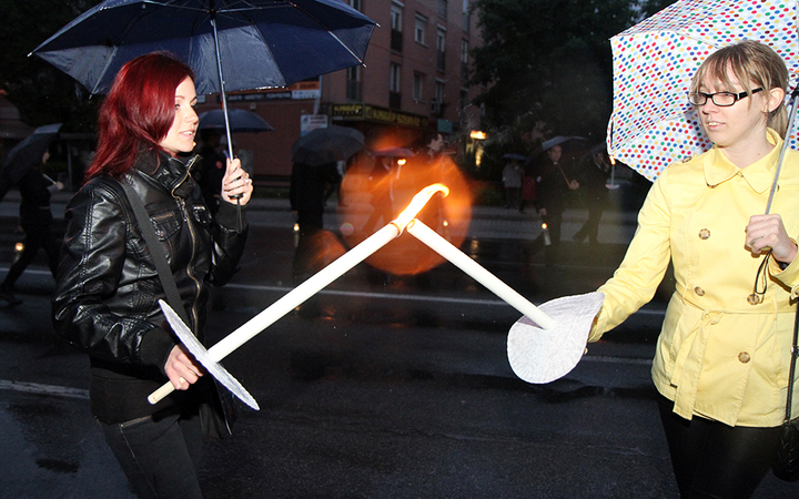 Énekszóval búcsúzók - a Szalamander képekben - fotó: Sándor Judit