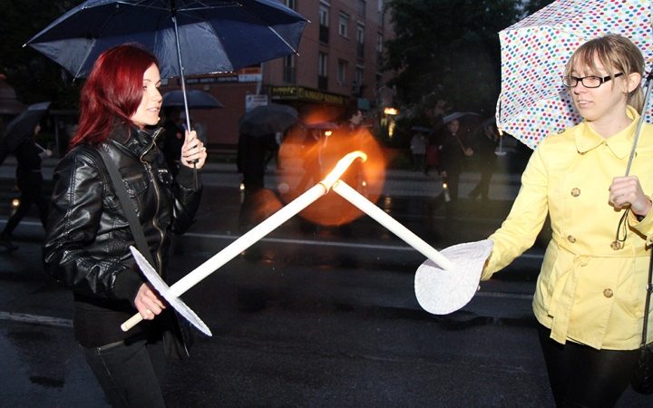 Énekszóval búcsúzók - a Szalamander képekben - fotó: Sándor Judit