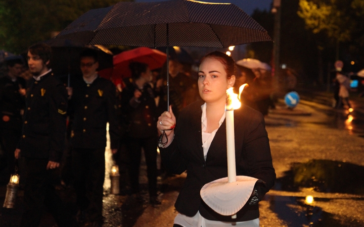 Énekszóval búcsúzók - a Szalamander képekben - fotó: Sándor Judit