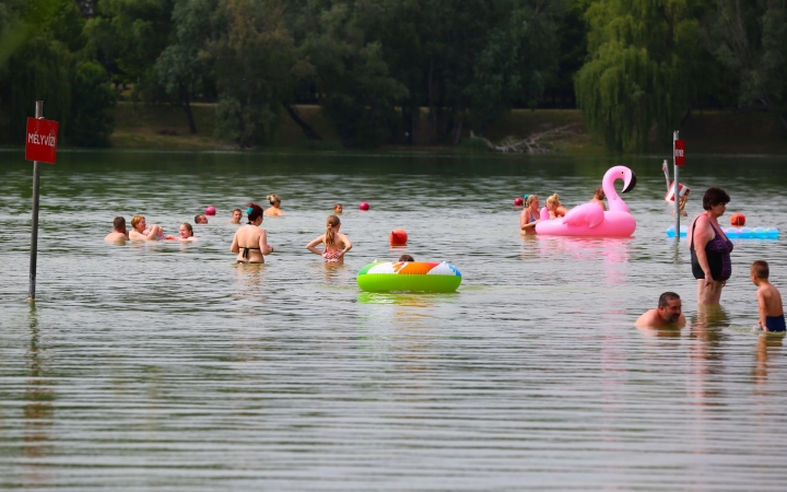 Kánikulai különkiadás a szabadstrandról - fotó: 