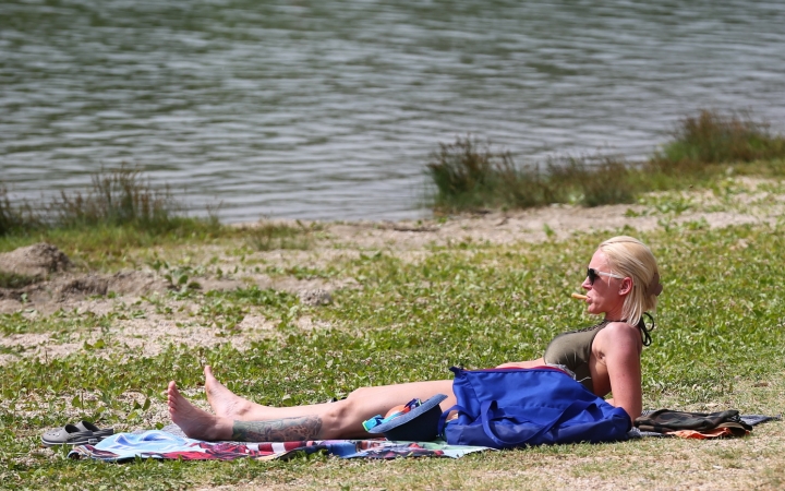 Kánikulai különkiadás a szabadstrandról - fotó: 