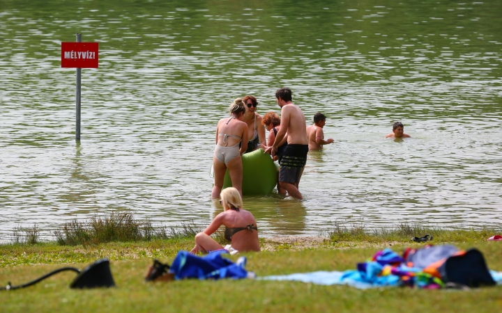 Kánikulai különkiadás a szabadstrandról - fotó: 
