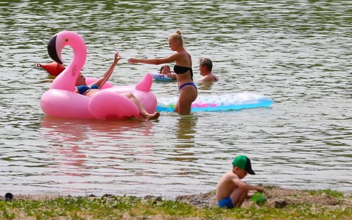 Kánikulai különkiadás a szabadstrandról - fotó: 