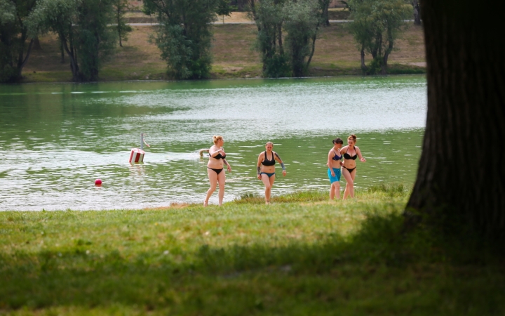 Kánikulai különkiadás a szabadstrandról - fotó: 