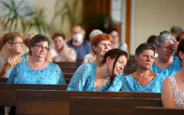 A Tomkins Énekegyüttes és a Dunaújvárosi Vegyeskar a Krisztus Király Főtemplomban - fotó: 