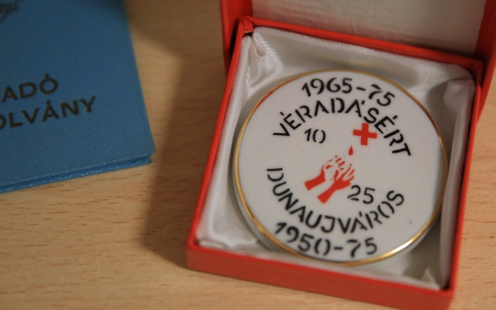 Dunaújváros 70: retró véradás - fotó: 