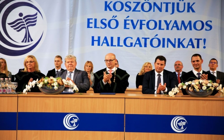 Tanévnyitó ünnepély a DUE-n (2021) - fotó: 