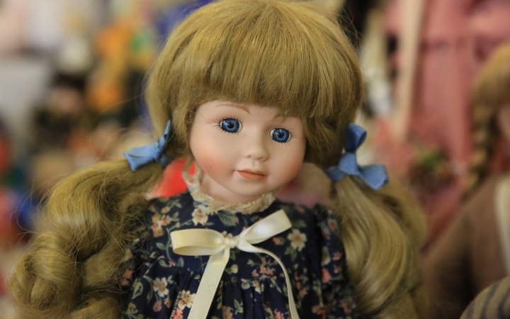 Babakiállítás a Dunaferr iskolában - fotó: 