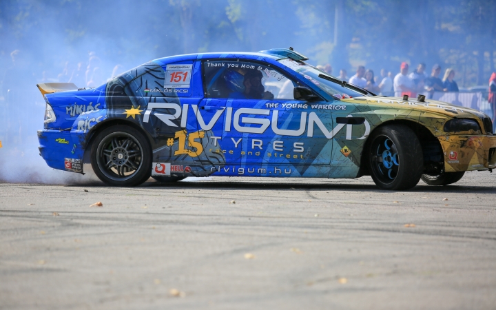 Bimmer Parádé az állatmentőknek - fotó: 