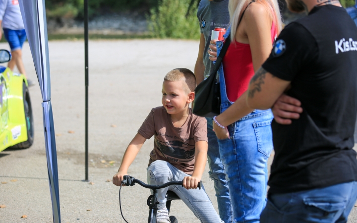 Bimmer Parádé az állatmentőknek - fotó: 