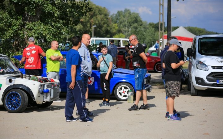 Bimmer Parádé az állatmentőknek - fotó: 