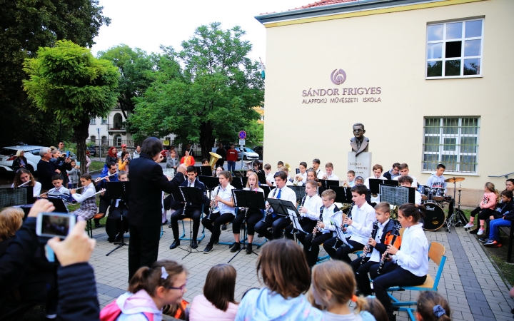 A zene világnapja a Sándor Frigyes Zeneiskolában - fotó: 