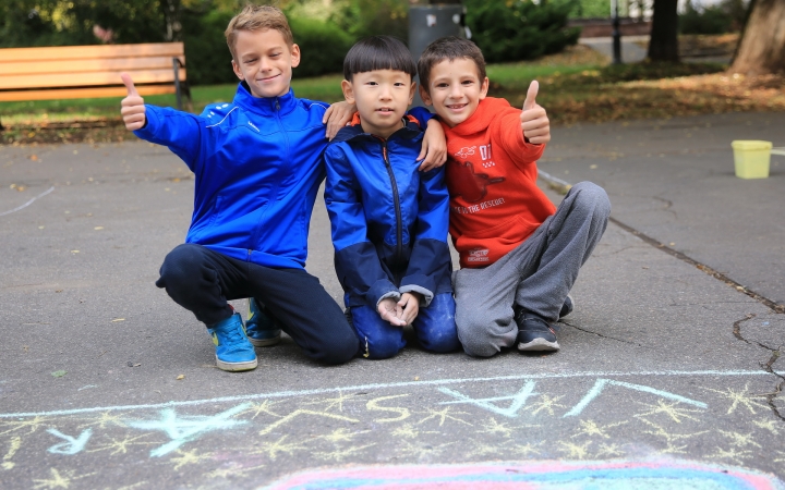 Aszfaltrajzok a Vasvári iskola születésnapjára - fotó: 