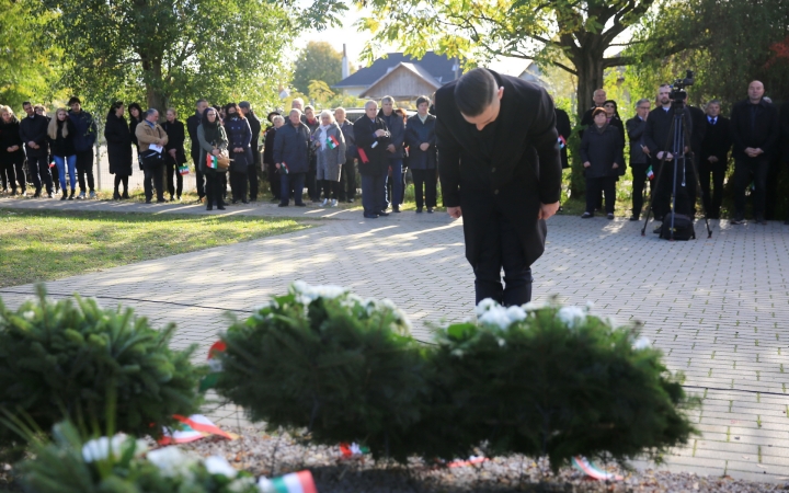 '56 öröksége: ünnepi műsor és koszorúzás a kopjafánál - fotó: 