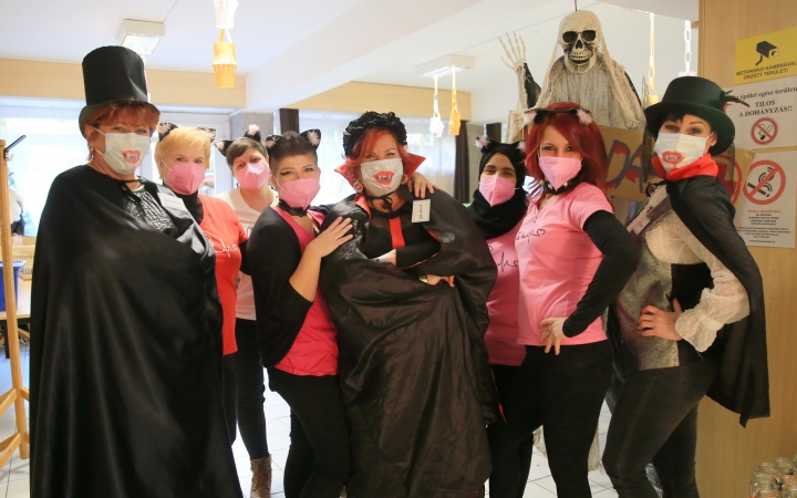 A Halloween véradás véresen komoly képei!  - fotó: 