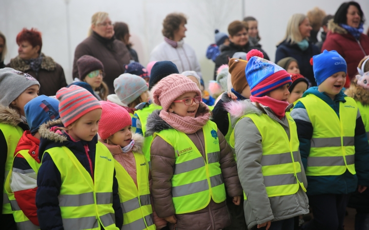 Libás sokadalom Márton napjára a város óvodásainak - fotó: 