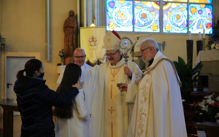 Bérmálás a római katolikus főtemplomban - fotó: 