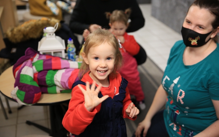 Ünnepi ajándékosztás az MMK-ban - fotó: 