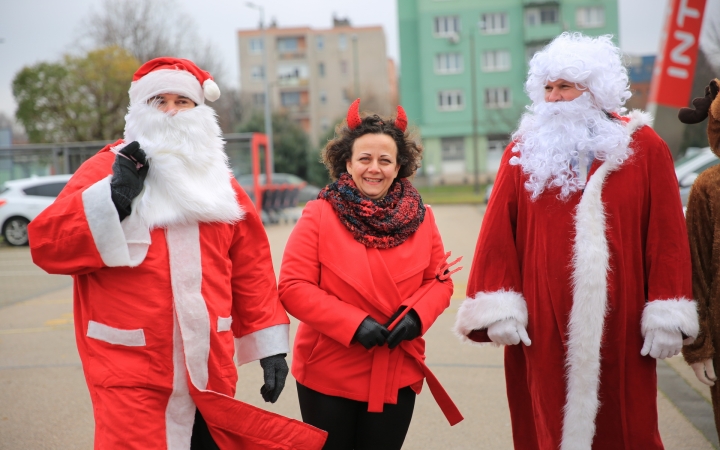 Mikulások városszerte, sok-sok ajándékkal és örömteli pillanattal - fotó: 