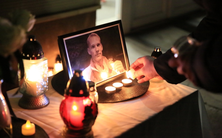 Gyertyagyújtás Csollány Szilveszter emlékére - fotó: 