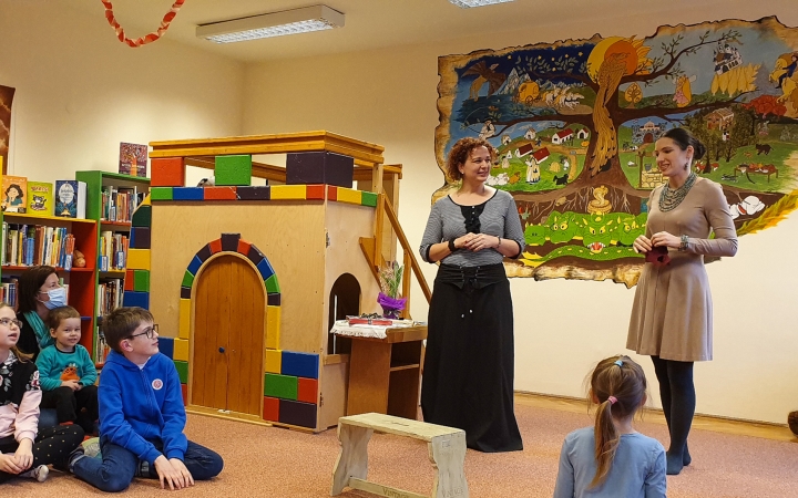 Mesefal-avató a József Attila Könyvtárban - fotó: 