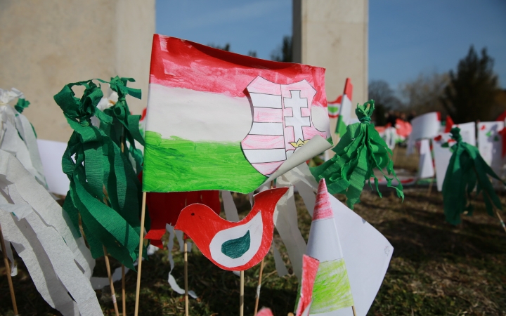 Ünnepség a forradalmi emlékműnél (2022) - fotó: 