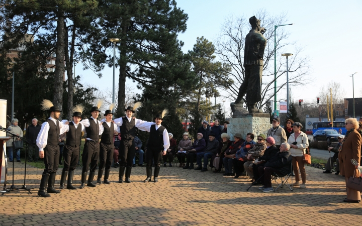 Borovszky Ambrus emlékművének avatása a Martinász szobornál - fotó: 