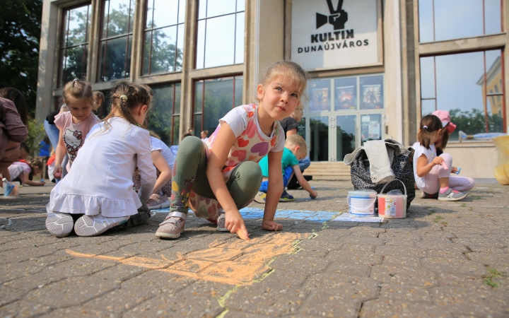 Gyermeknapi rajzversenyt szervezett a DLSZ - fotó: 