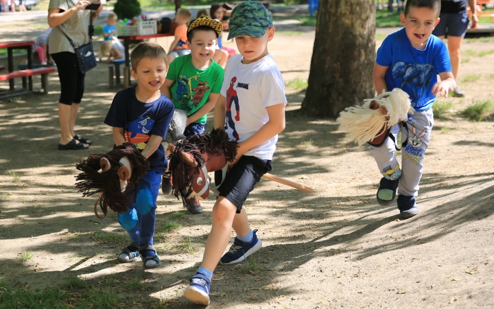 Ünnepi kavalkád és kürtőskalács  az Aprók Házában - fotó: 