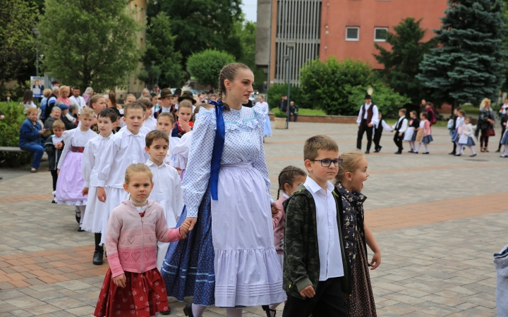 Pünkösdi Rózsa Gyermek Néptánctalálkozó – 2022 - fotó: 