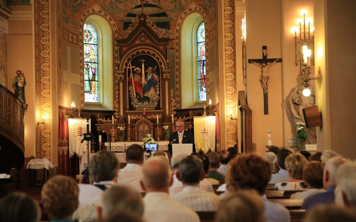 Jótékony koncert a Szentháromság templomban - fotó: 