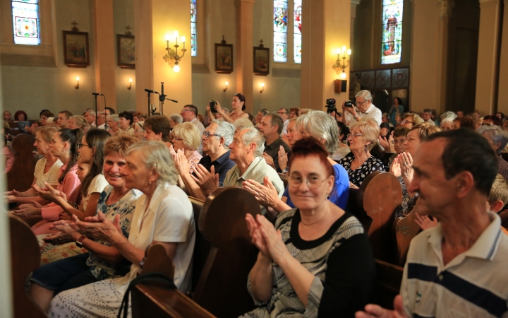 Jótékony koncert a Szentháromság templomban - fotó: 