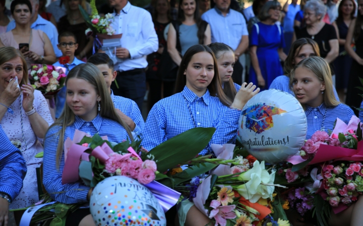 Zászló, dalok, virágözön, szép szavak – ballagás a Móriczban - fotó: 